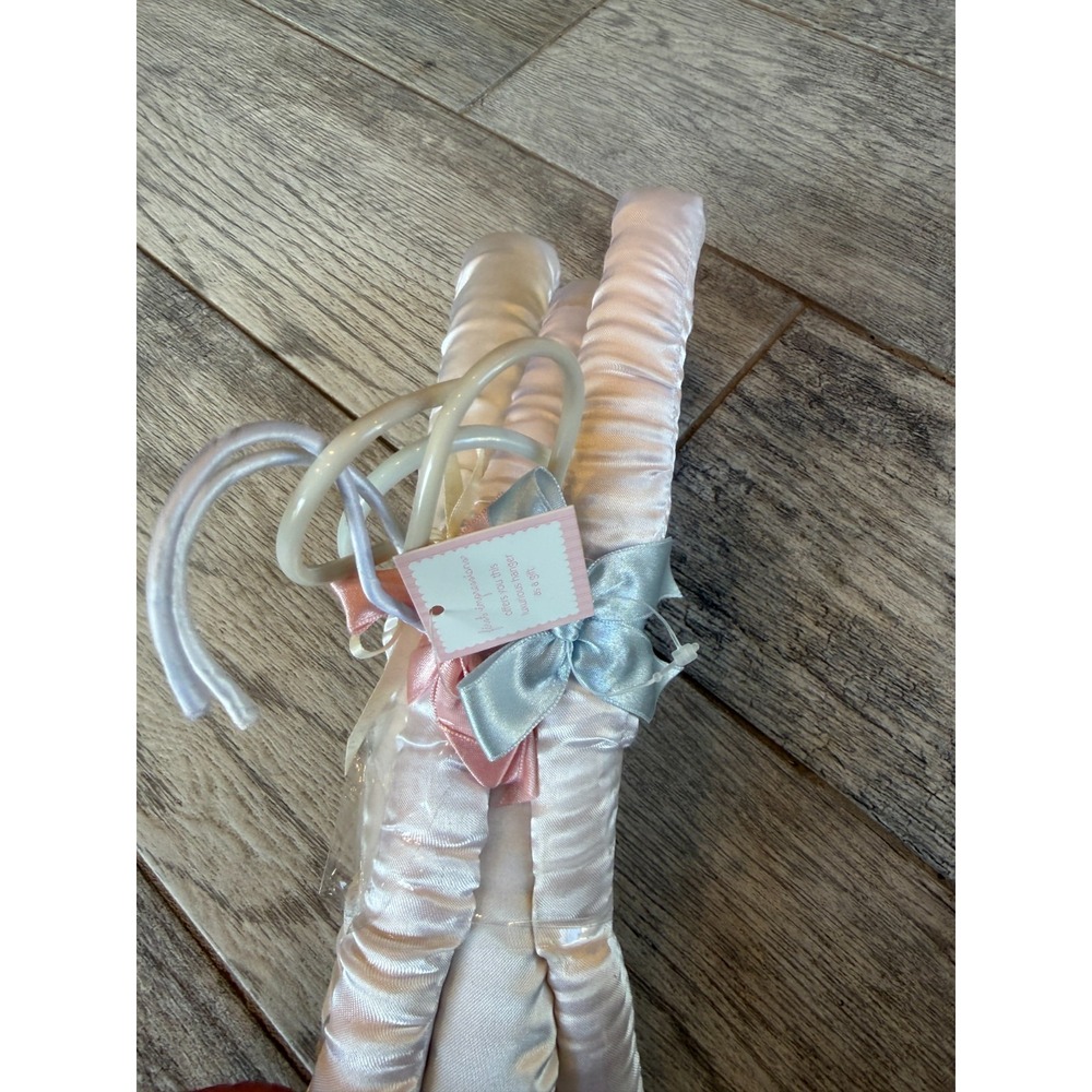 First Impressions Satin Baby Hangers NWT Lot of 5 Padded Bows Infant‎ Unisex